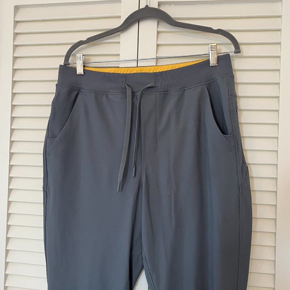 NWOT Birddogs Boom for your Broomstick joggers grey large - Picture 3 of 7